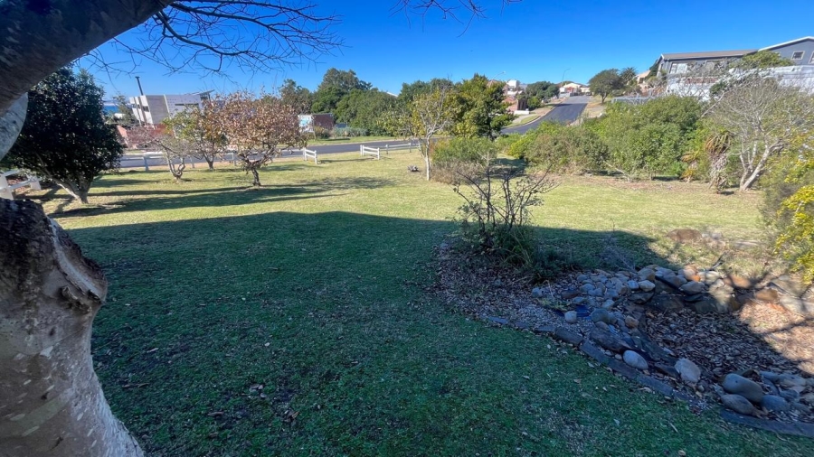 3 Bedroom Property for Sale in Wavecrest Eastern Cape